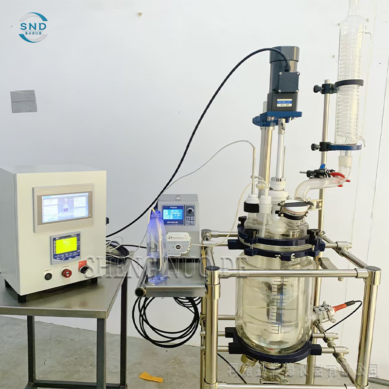 吉林半导体客户定制10L智能程控双层玻璃釜客户现场
